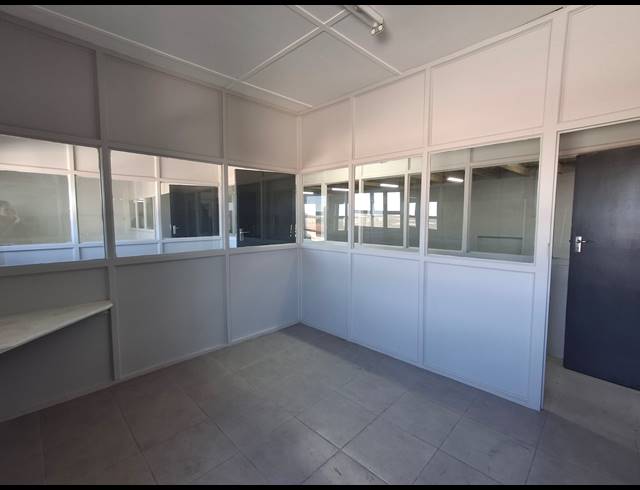 1,085M² WAREHOUSE FOR SALE IN BRAELYN INDUSTRIAL